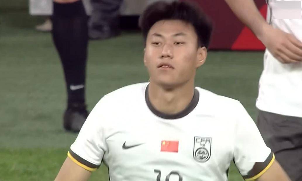 喜讯！落叶球世界波，U23国足1-0越南，1胜两平不败收官，无缘夺冠
